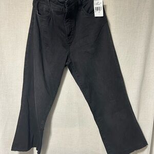 Black Wide-Leg Jeans